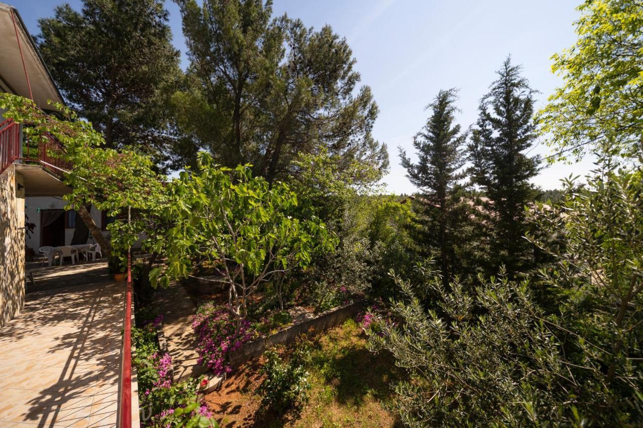 Studio Apartman Ema 2 Gornji Karin Exterior foto